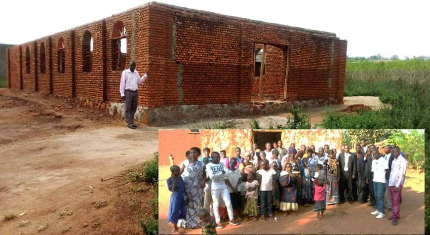 Igrejas no Burundi sem telhado