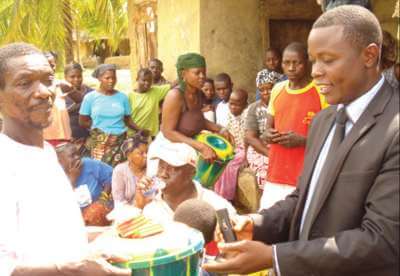Distribuição de suprimentos para evitar o Ebola